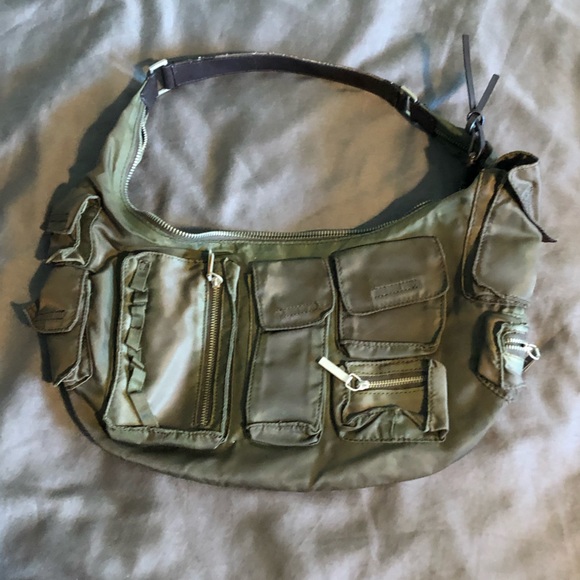 Green short strap bag with lots of pockets and large inside - Picture 2 of 5
